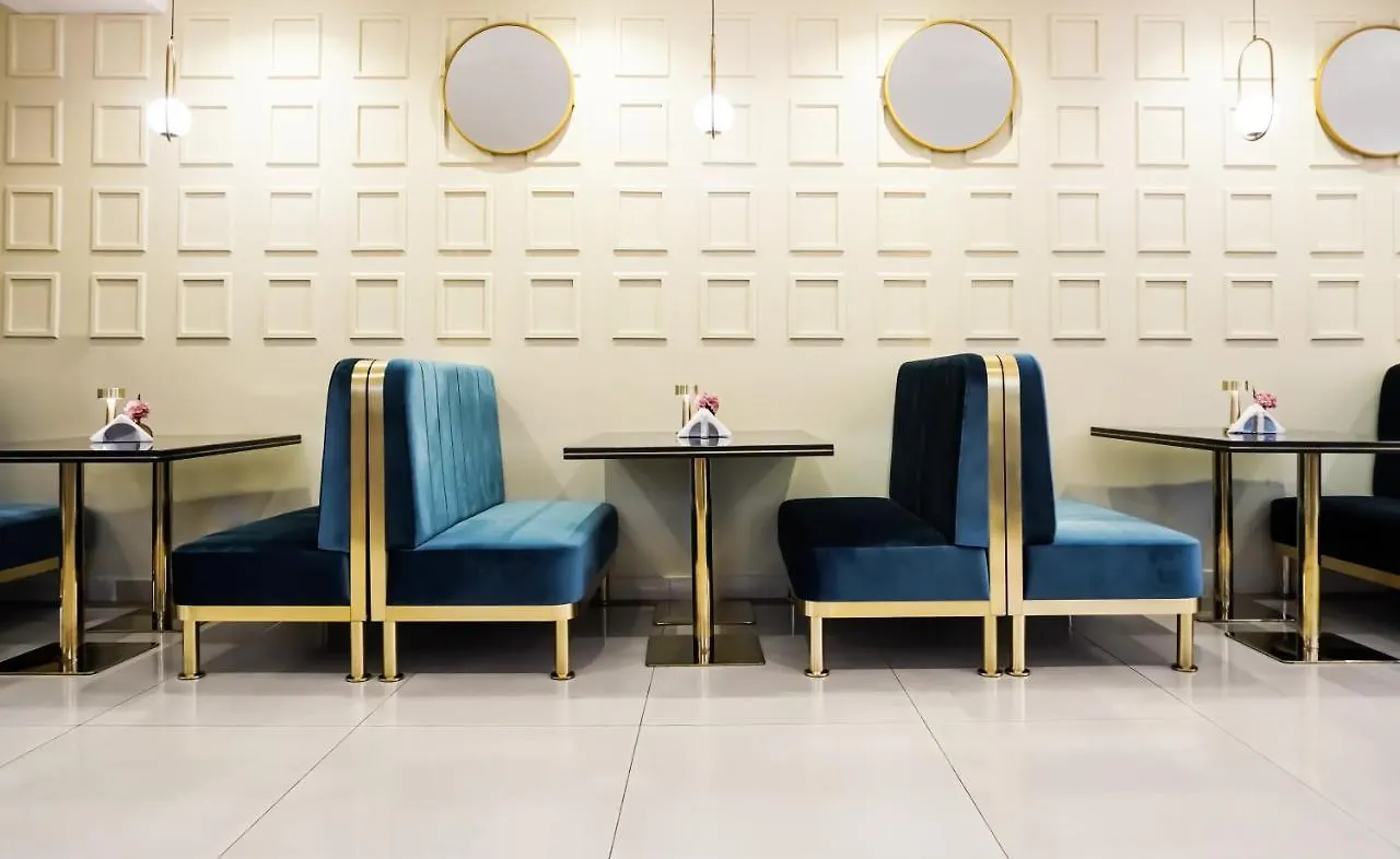 Howard Johnson Plaza By Wyndham Dubai Deira 4*,