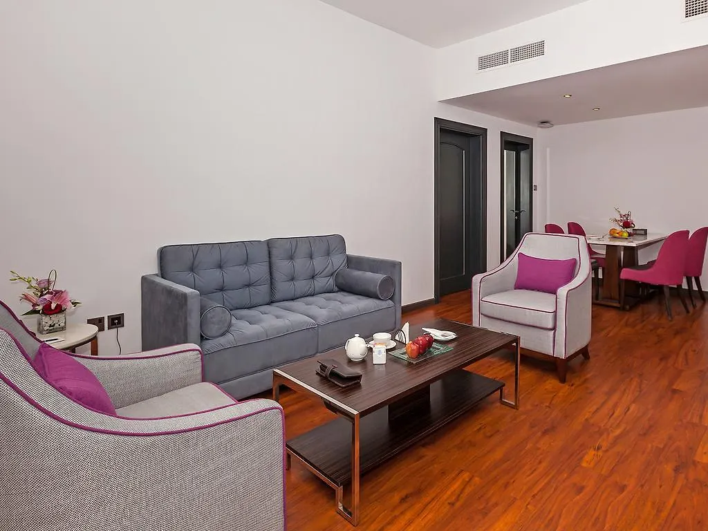 Howard Johnson Plaza By Wyndham Dubai Deira Hotell
