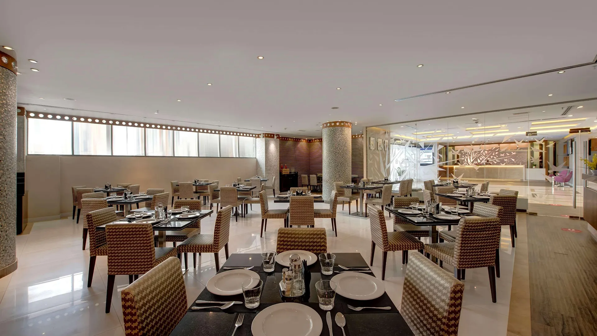 Ξενοδοχείο Howard Johnson Plaza By Wyndham Dubai Deira