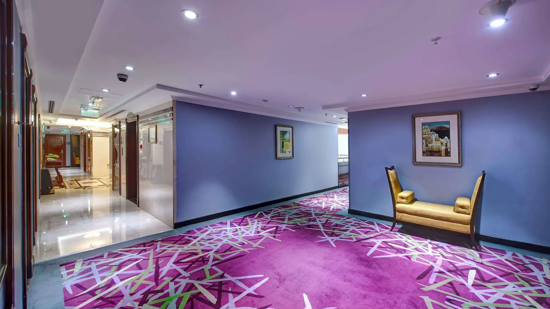 Howard Johnson Plaza By Wyndham Dubai Deira 4*,
