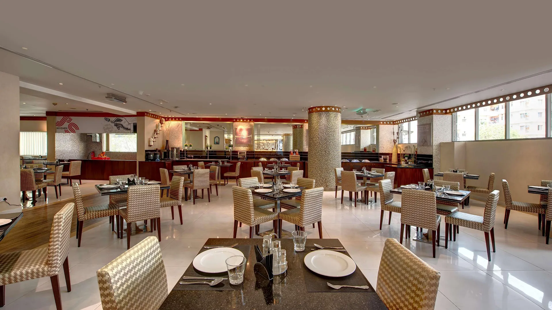Howard Johnson Plaza By Wyndham Dubai Deira