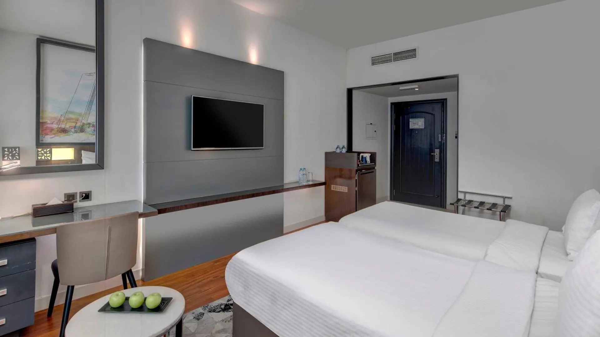 Howard Johnson Plaza By Wyndham Dubai Deira