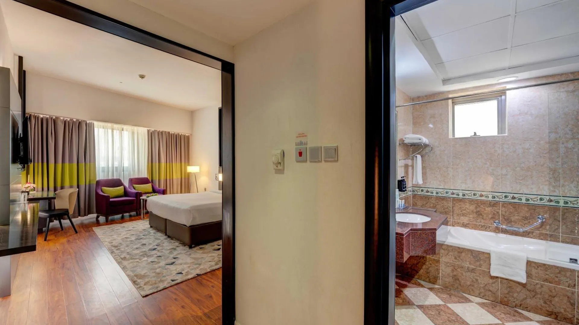 Howard Johnson Plaza By Wyndham Dubai Deira